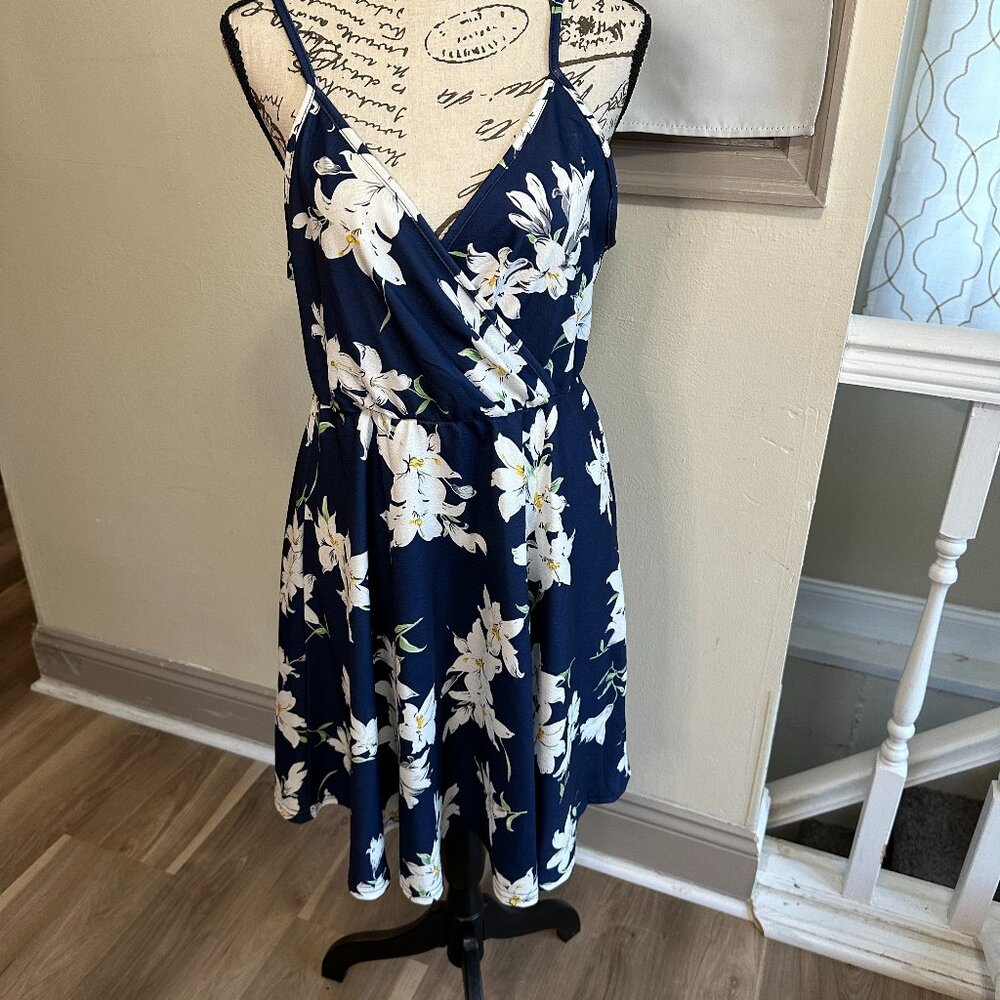 Summer Floral Dress in Navy: SHEIN Size M